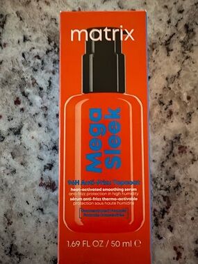 Matix Mega Sleek Heat-Activated Smoothing Serum - Bright Orange